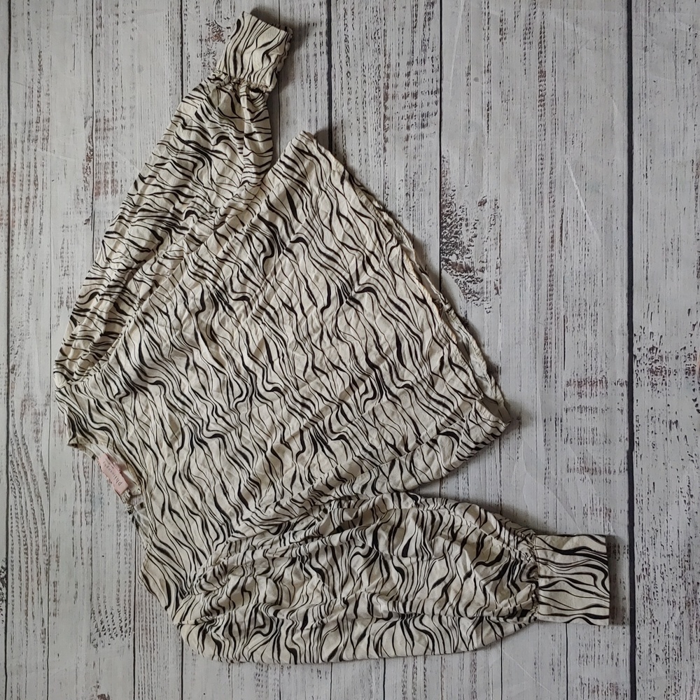 PHILOSOPHY PATTERNED TOP
